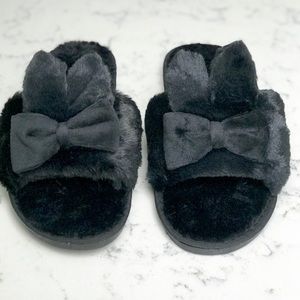 Adorable House Bunny Slippers. Size 7/8 and 8/9